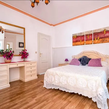 Villa Encanto: Retreat With Private Pool *